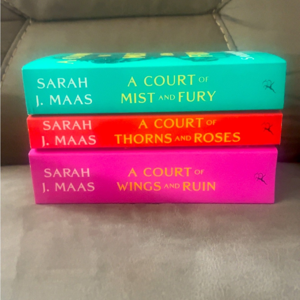 Court of thrones first 3 books